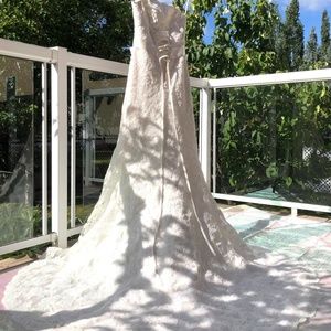 Maggie Sottero Wedding Dress
